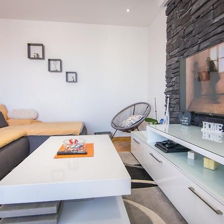 Appartement Apartman Petra à Makarska Extérieur photo