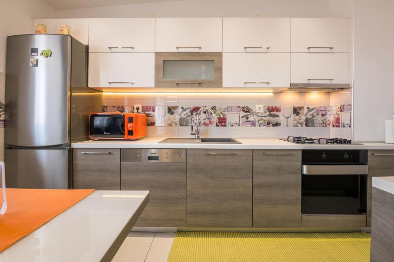 Appartement Apartman Petra à Makarska Extérieur photo