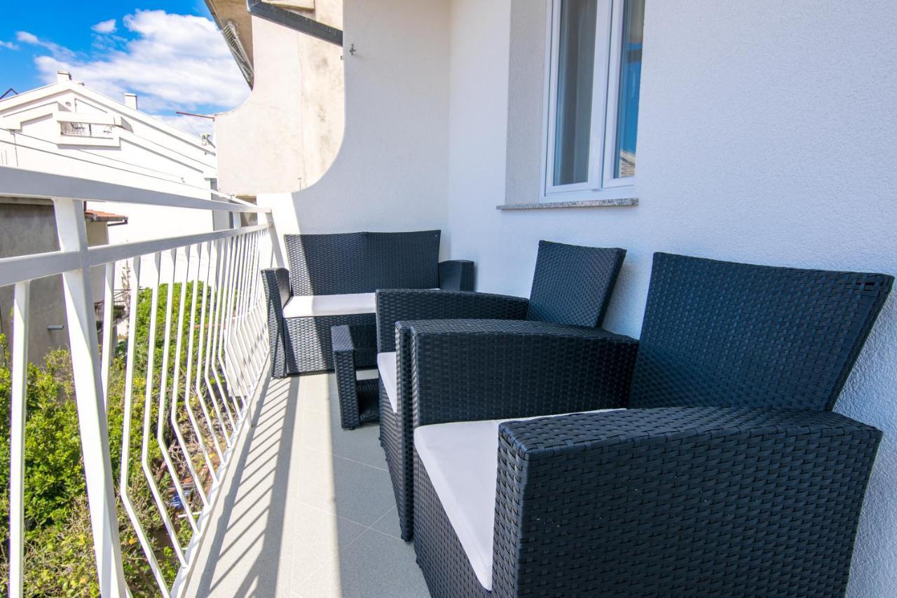 Appartement Apartman Petra à Makarska Extérieur photo