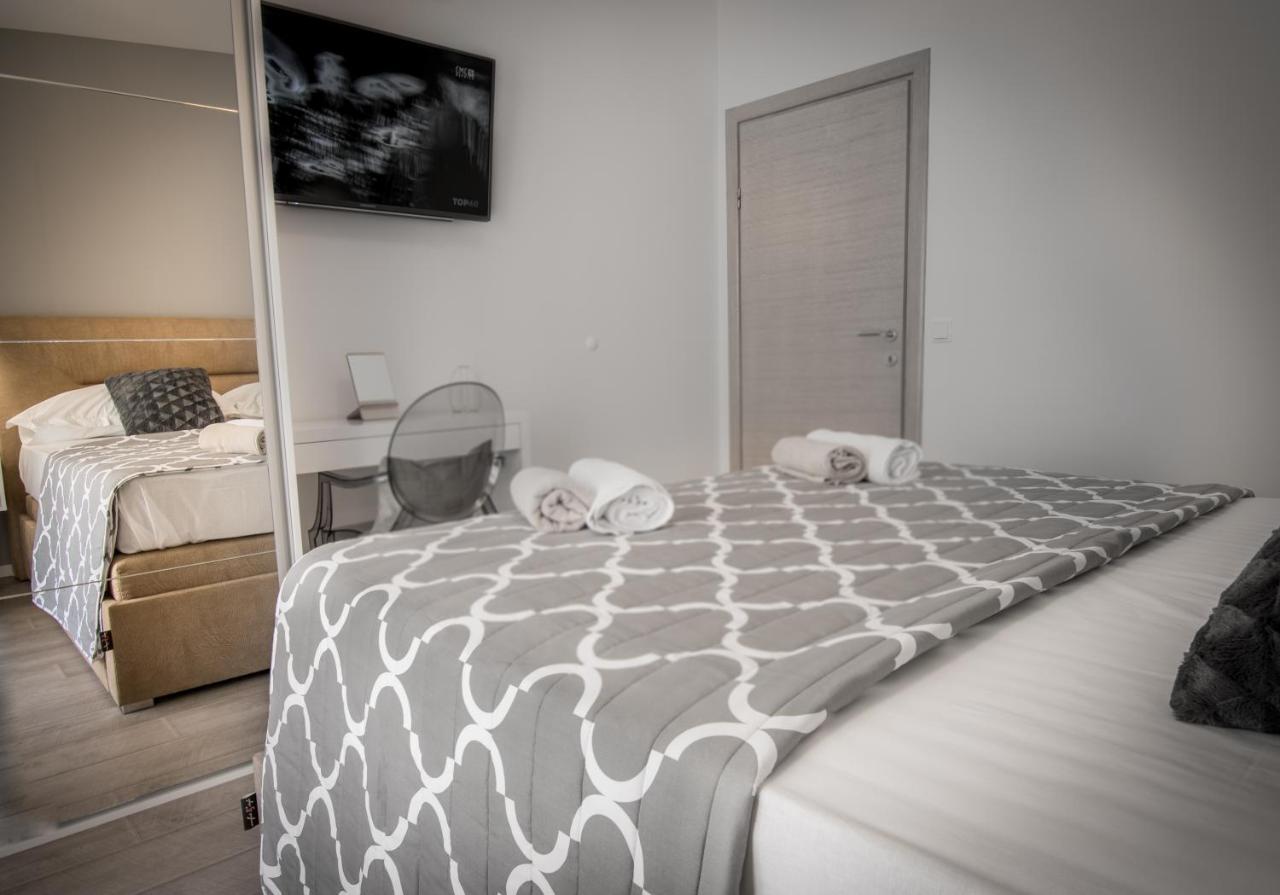 Appartement Apartman Petra à Makarska Extérieur photo