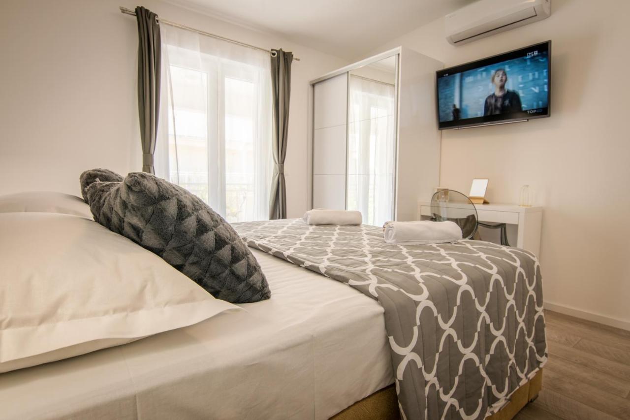 Appartement Apartman Petra à Makarska Extérieur photo